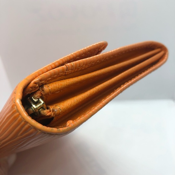 Authentic Louis Vuitton Porte Monnaie Epi Long Wallet - Picture 5 of 10